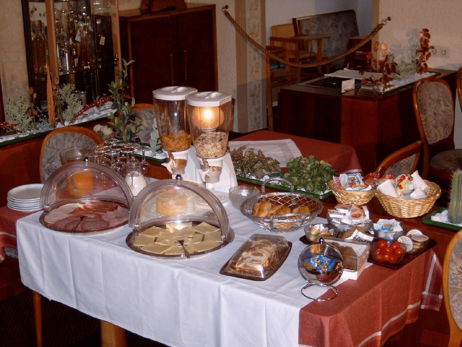 Hotel Pizzeria Venezia Sohren Екстер'єр фото