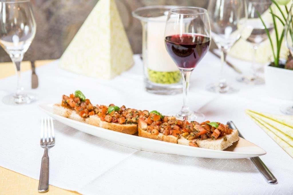 Hotel Pizzeria Venezia Sohren Екстер'єр фото