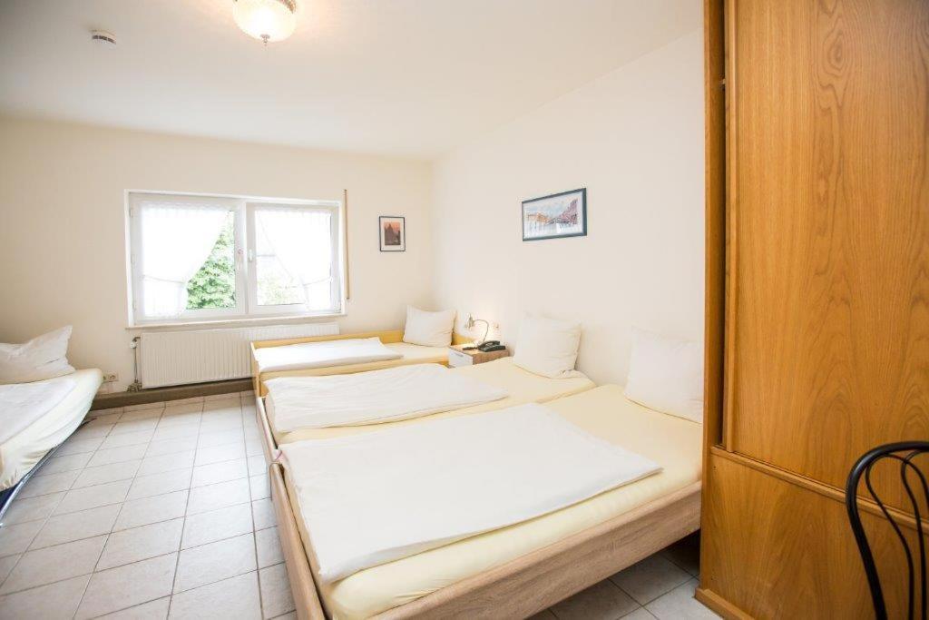 Hotel Pizzeria Venezia Sohren Екстер'єр фото