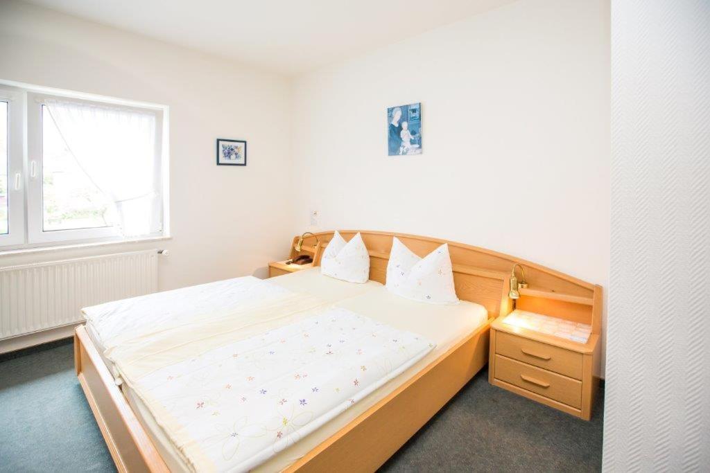 Hotel Pizzeria Venezia Sohren Екстер'єр фото