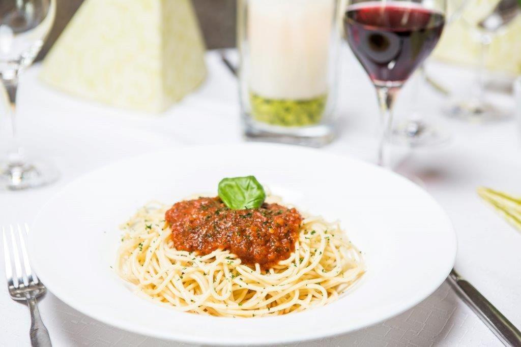 Hotel Pizzeria Venezia Sohren Екстер'єр фото
