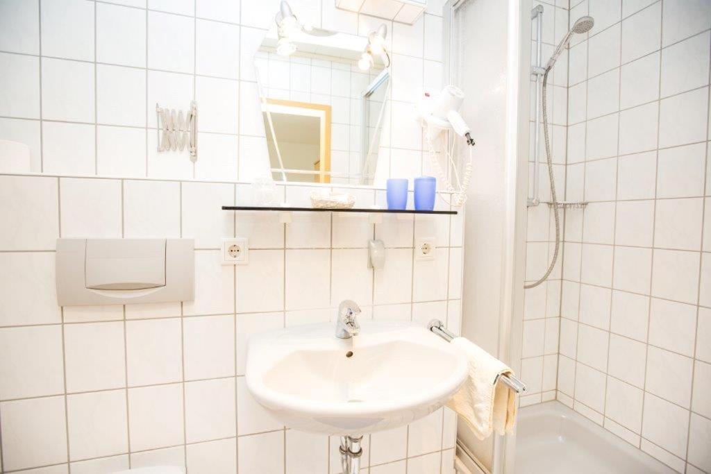 Hotel Pizzeria Venezia Sohren Екстер'єр фото