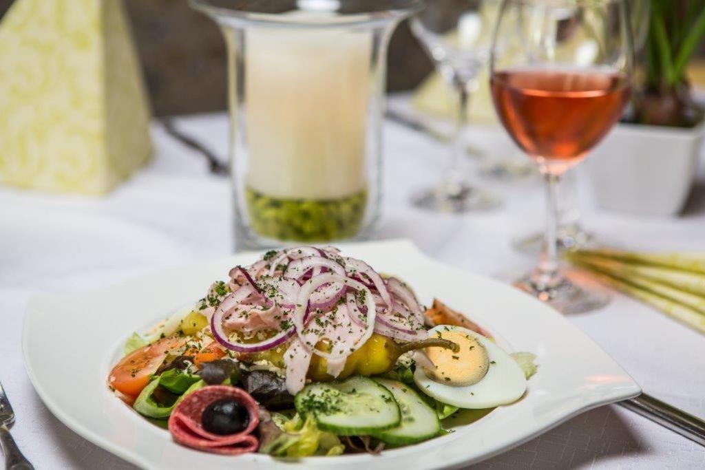 Hotel Pizzeria Venezia Sohren Екстер'єр фото